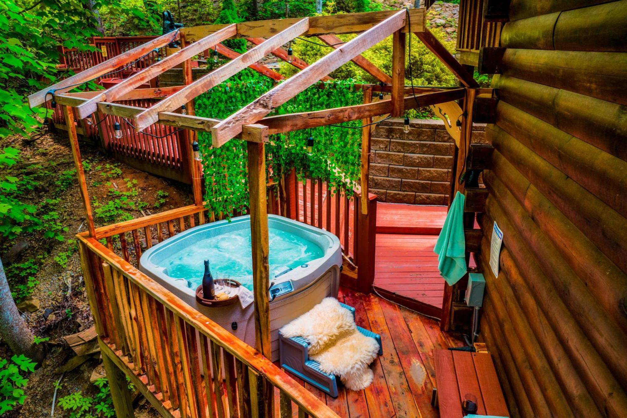 Cabin In A Gated Resort With Seasonal Resort Pool Pigeon Forge Bagian luar foto