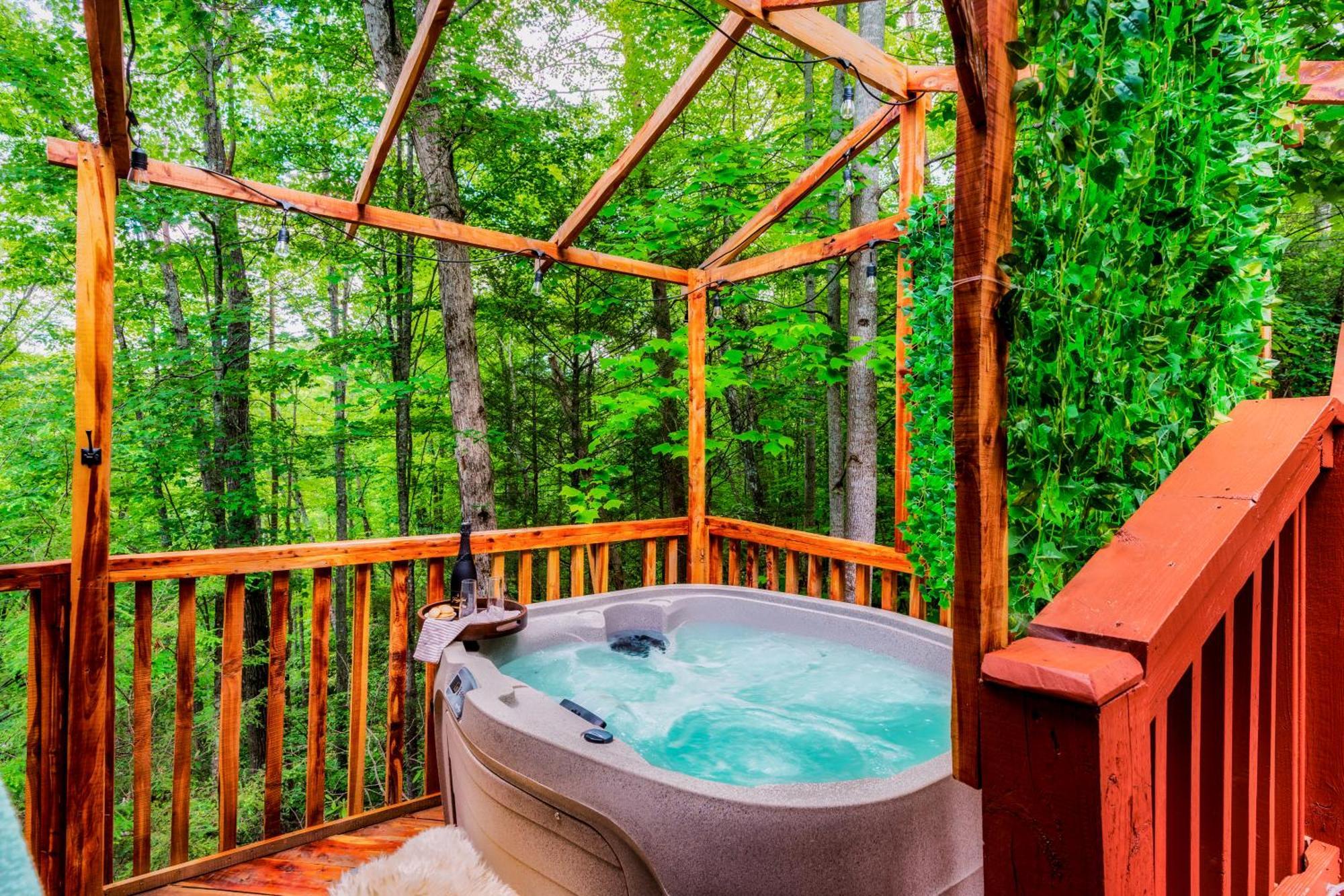 Cabin In A Gated Resort With Seasonal Resort Pool Pigeon Forge Bagian luar foto